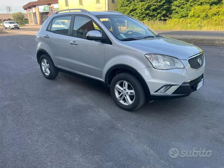KG Mobility Korando 2011 photo 2