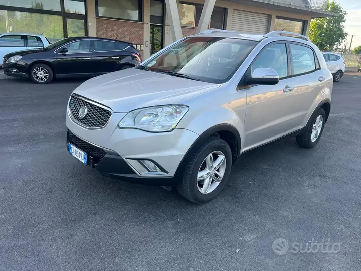 KG Mobility Korando 2011 photo 3