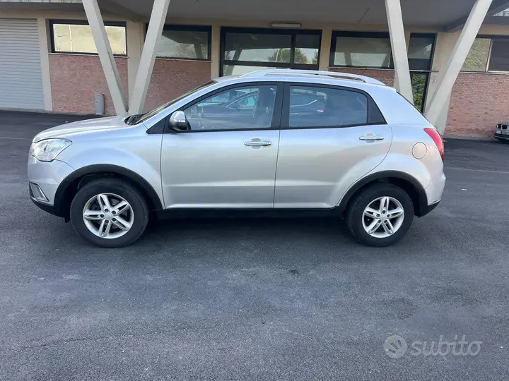 KG Mobility Korando 2011 photo 4
