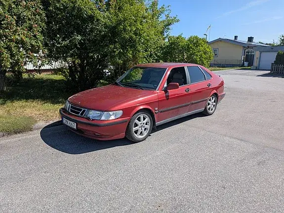 Saab 900