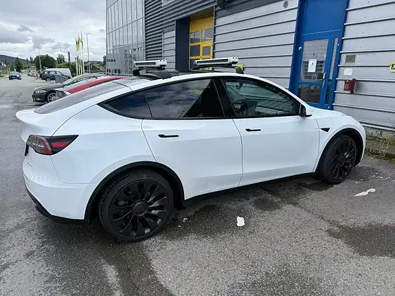 Tesla Model Y 2021 photo 3
