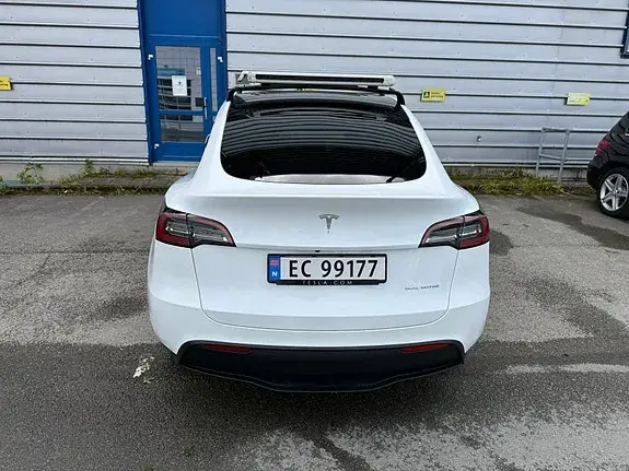 Tesla Model Y 2021 photo 4