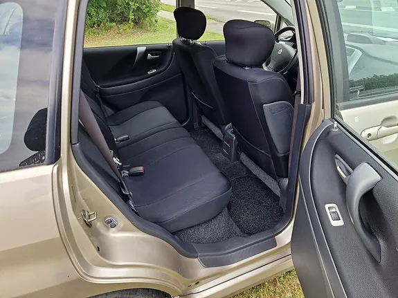 Suzuki Liana 2006 photo 4