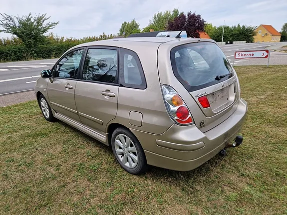 Suzuki Liana 2006 photo 2