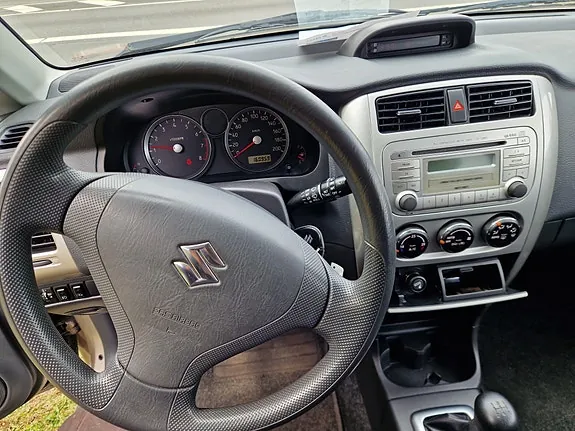 Suzuki Liana 2006 photo 5