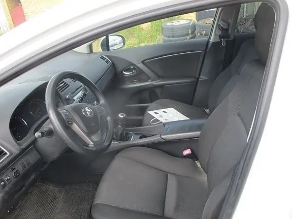Toyota Avensis 2010 photo 5