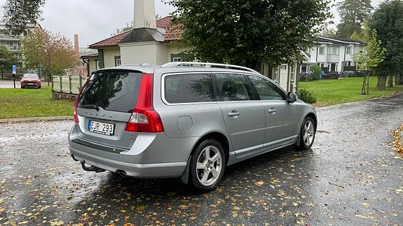 Volvo V70 2008 photo 2