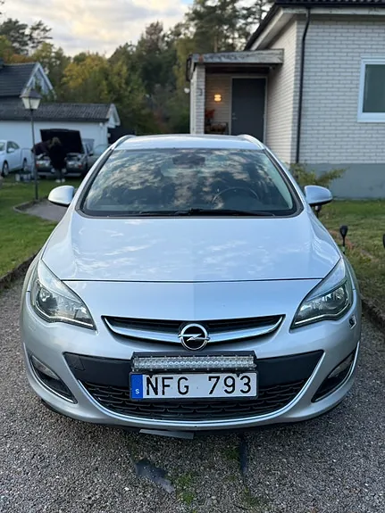 Opel Astra 2013 photo 3