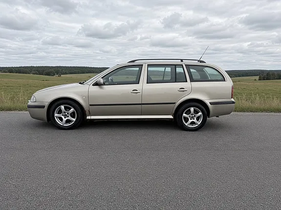 Skoda Octavia 2004 photo 3