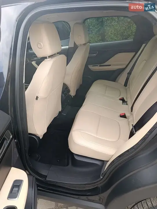 Jaguar F-Pace 2016 photo 4