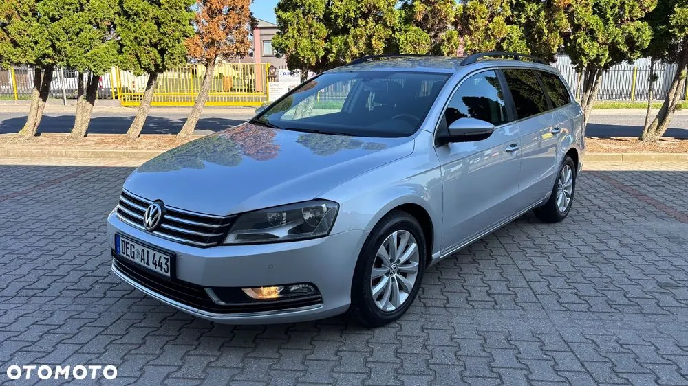 Volkswagen Passat 2011 photo 2