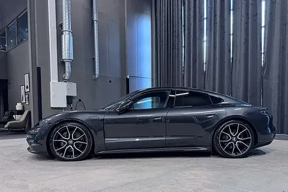 Porsche Taycan 2024 photo 3
