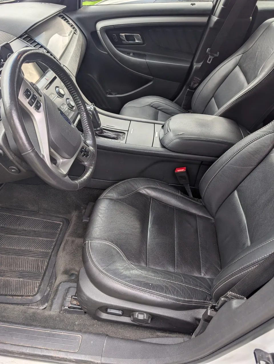 Ford Taurus 2014 photo 4