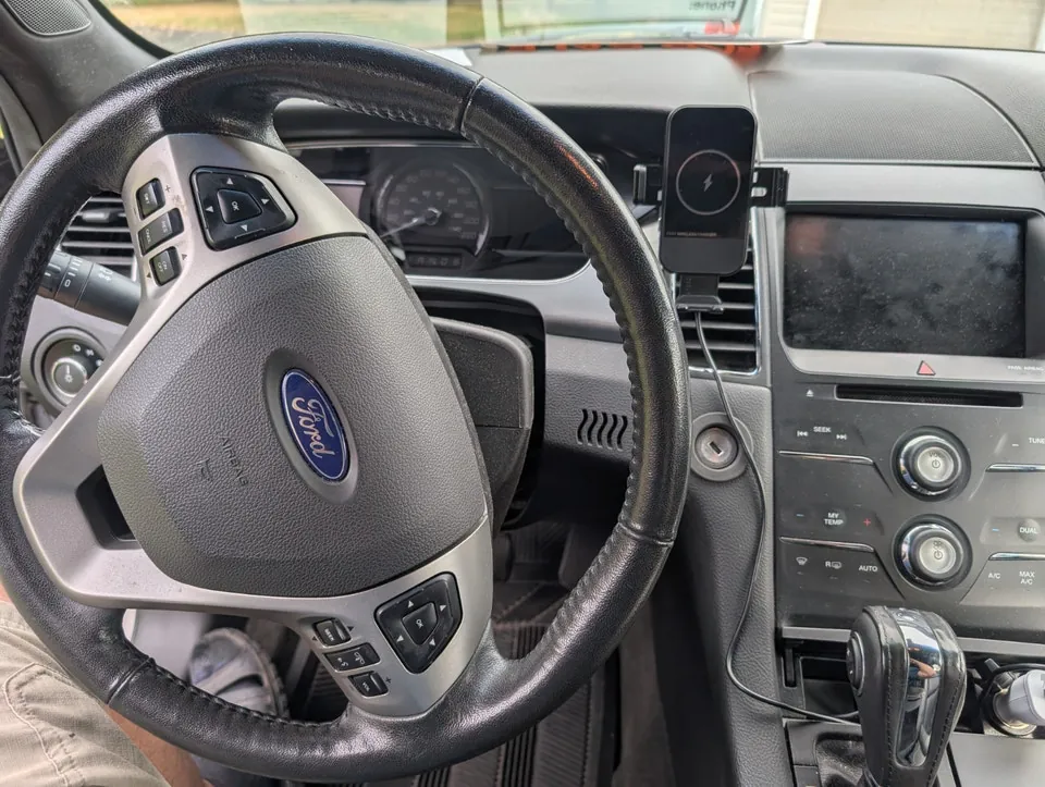 Ford Taurus 2014 photo 3