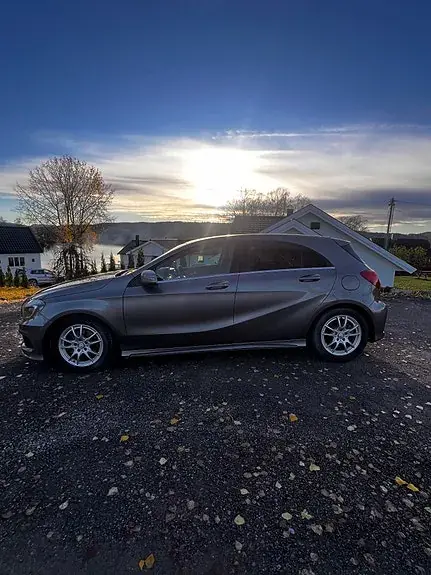 Mercedes-Benz A 180 2014 photo 5