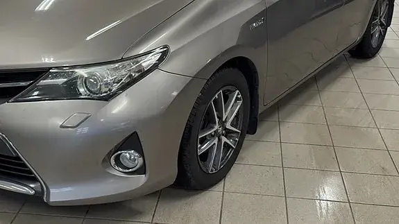 Toyota Auris 2015 photo 2