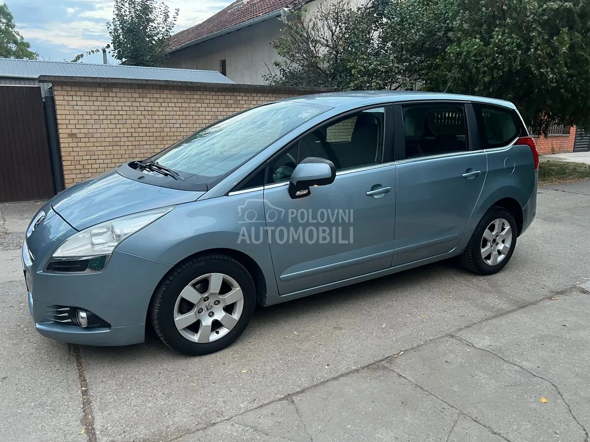 Peugeot 5008 2011 photo 5