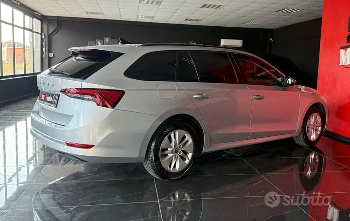 Skoda Octavia 2023 photo 2