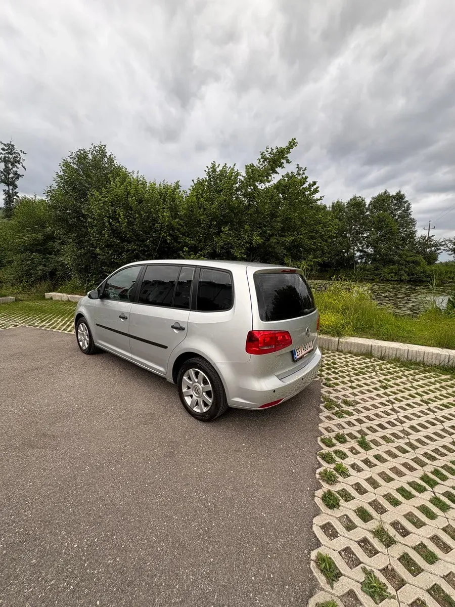 Volkswagen Touran 2013 photo 3