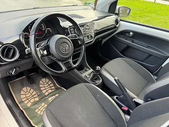 Volkswagen Up 2014 photo 4