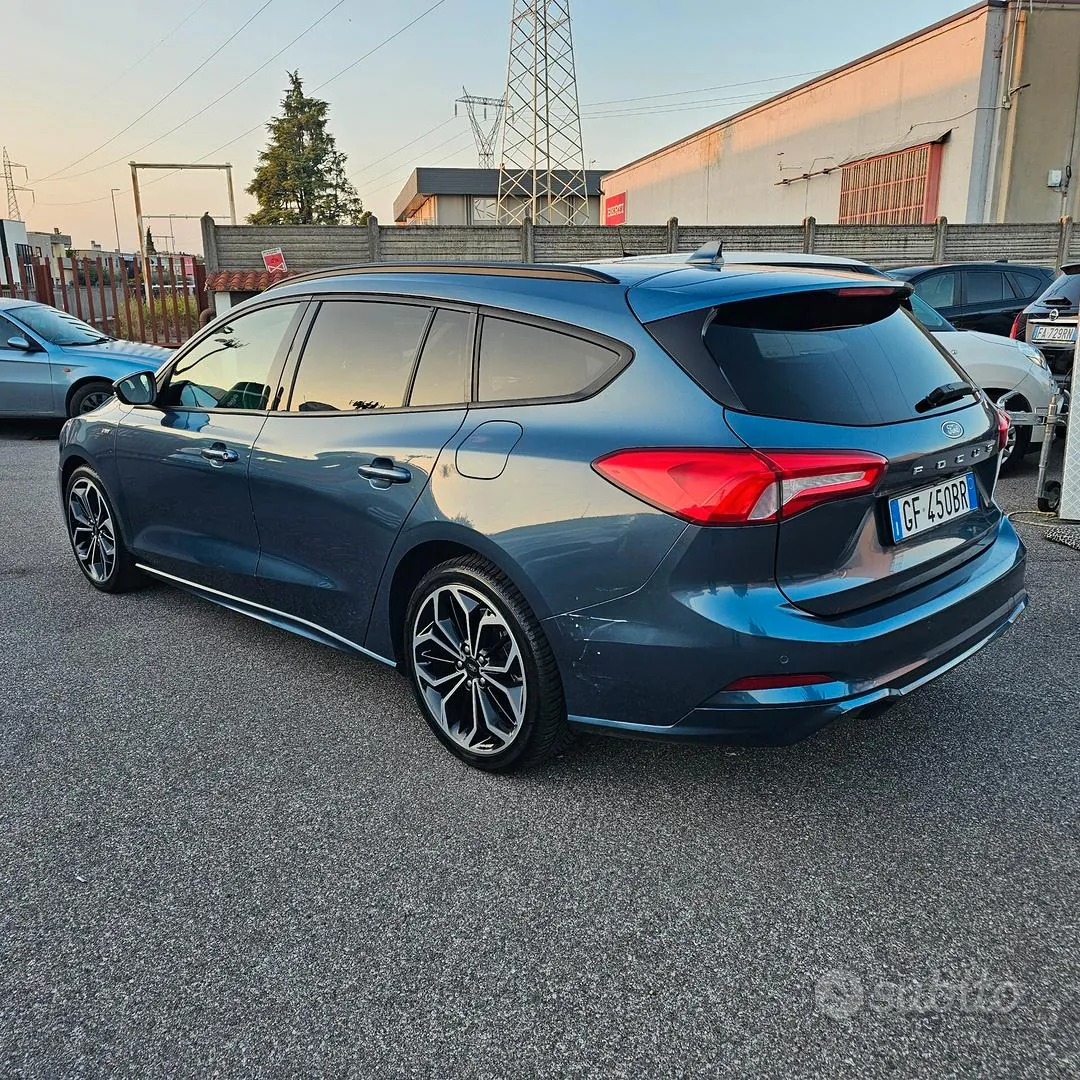 Ford Focus 2021 photo 3