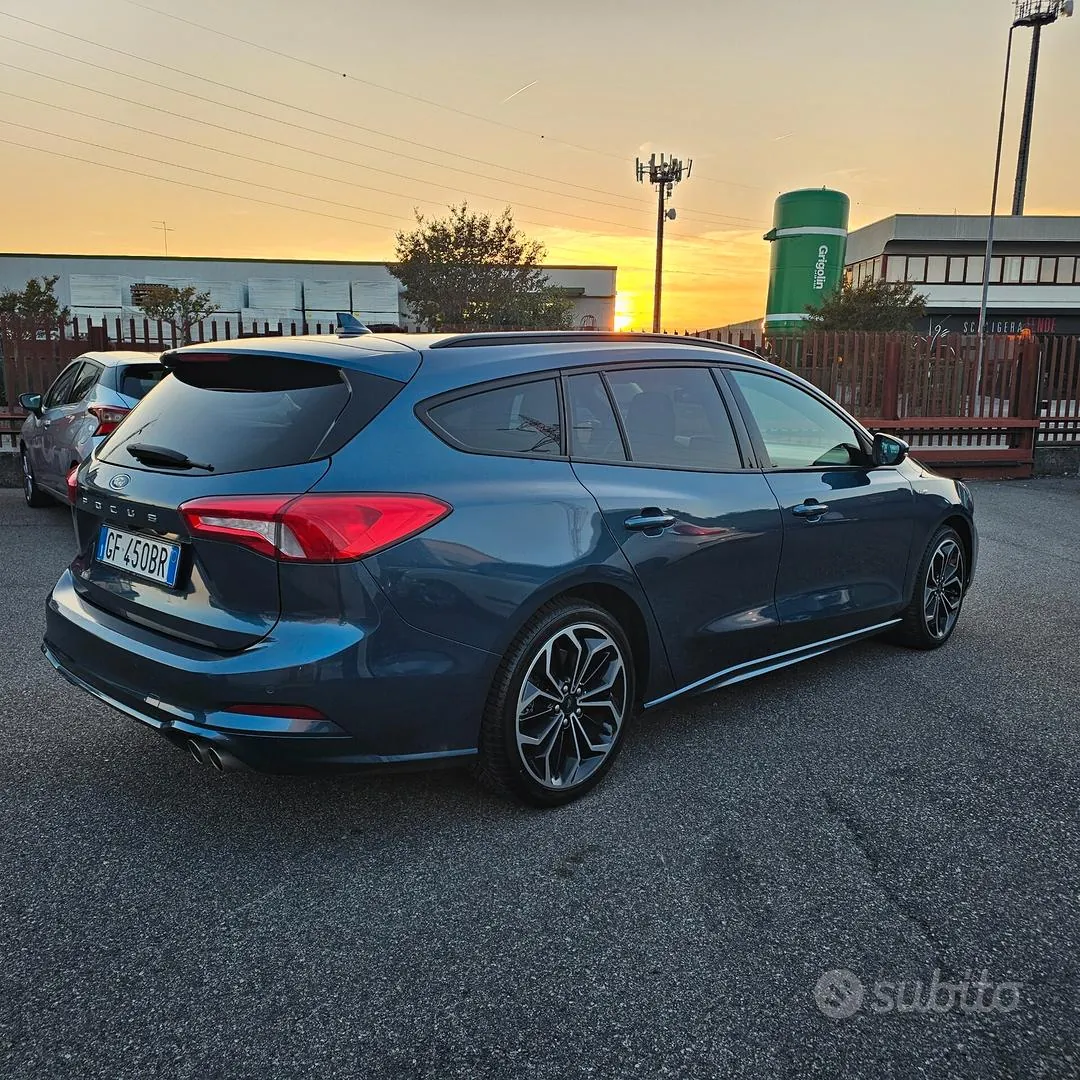 Ford Focus 2021 photo 4