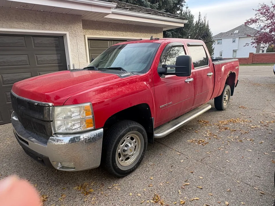 Chevrolet Silverado 2500 2010 photo 3