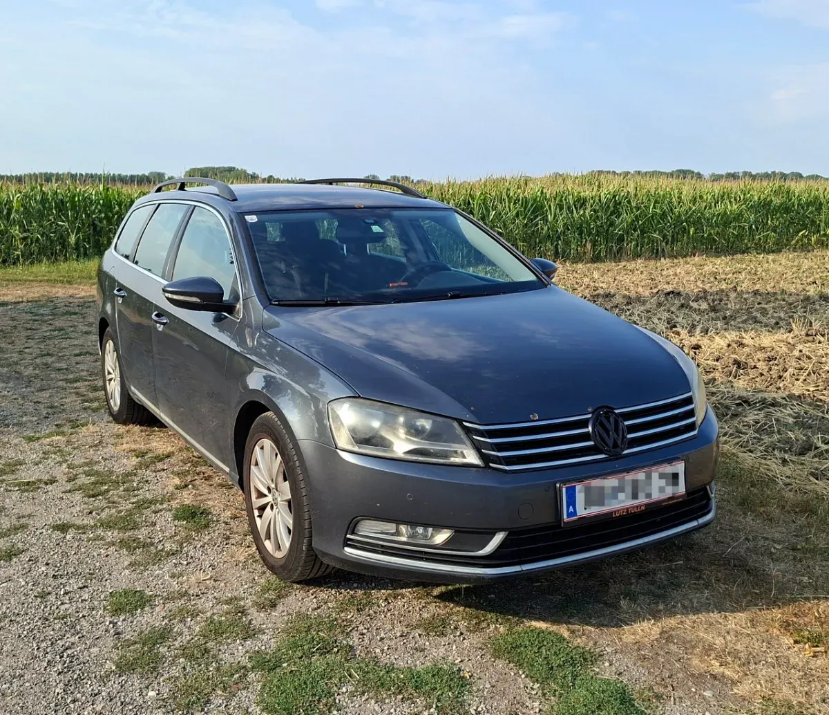 Volkswagen Passat 2011 photo 2