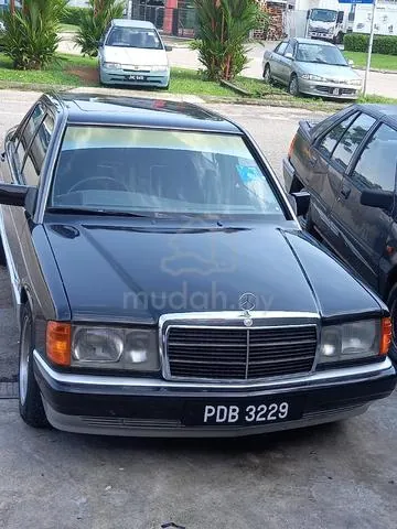 Mercedes-Benz 190E