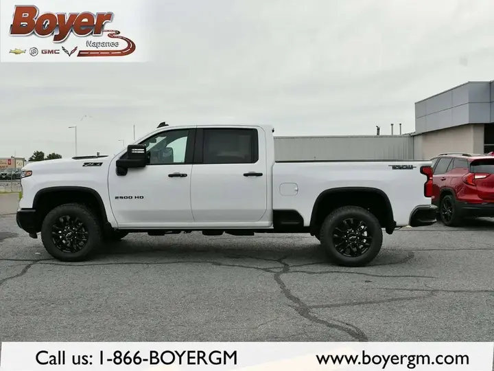 Chevrolet Silverado 2500Hd 2026 photo 3