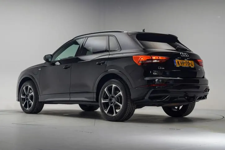 Audi Q3 2022 photo 3