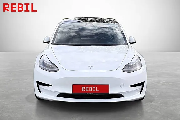 Tesla Model 3 2023 photo 2
