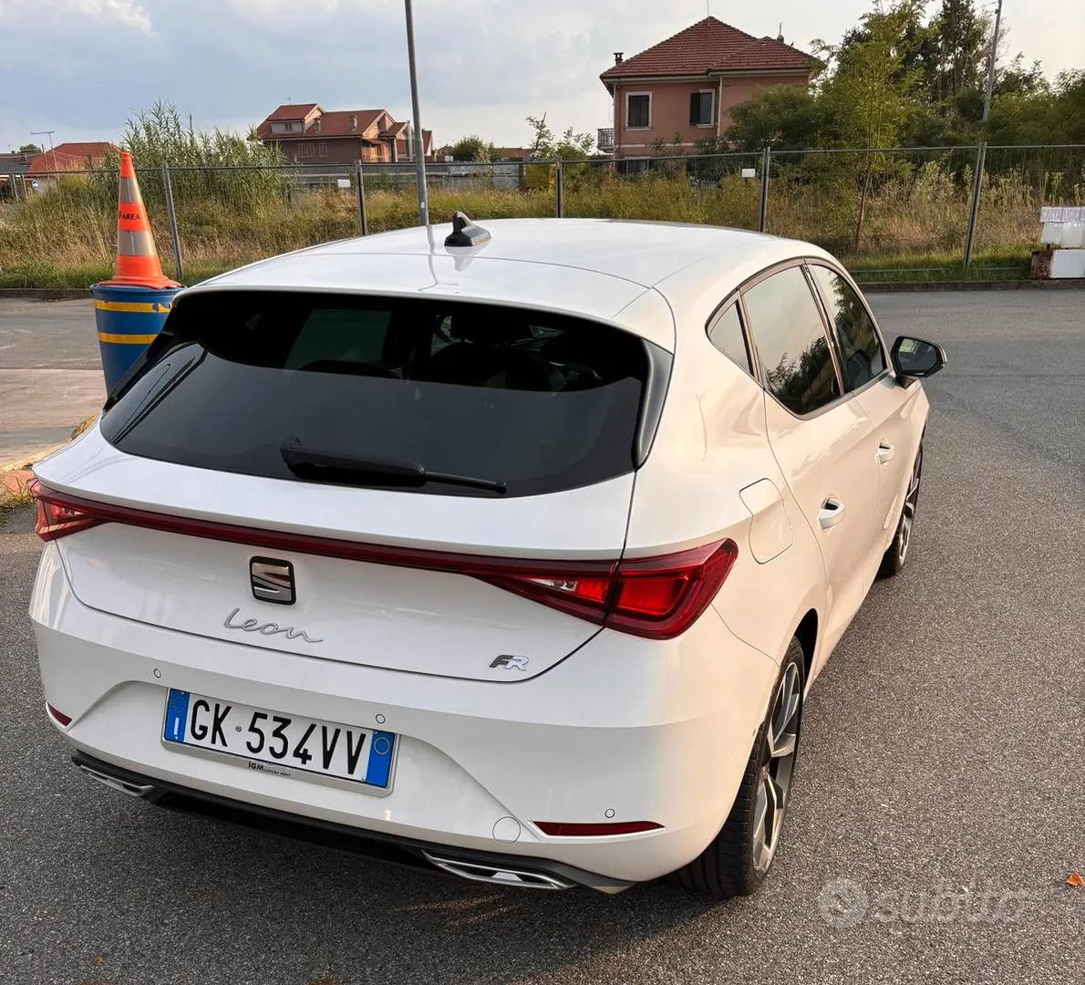 Seat Leon 2022 photo 2