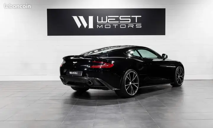Aston Martin Vanquish 2015 photo 4