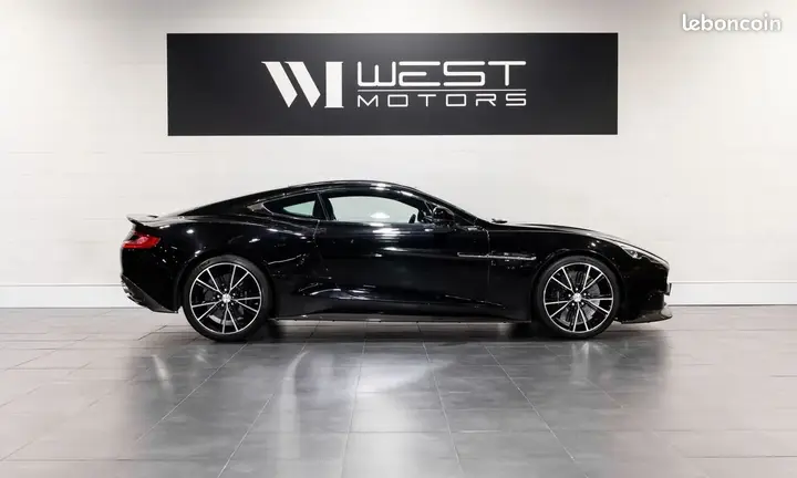 Aston Martin Vanquish 2015 photo 3
