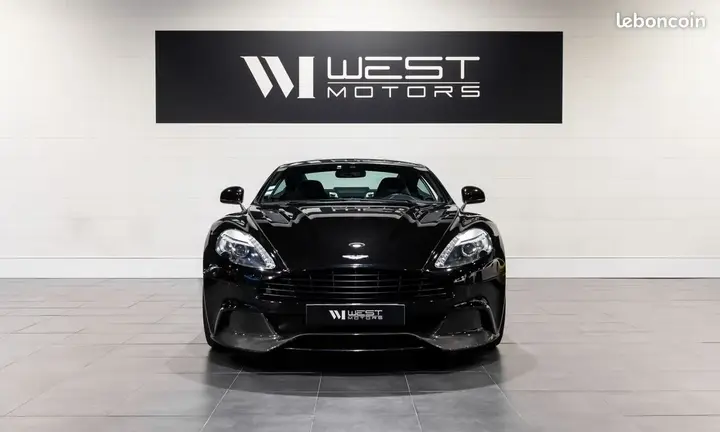 Aston Martin Vanquish 2015 photo 2