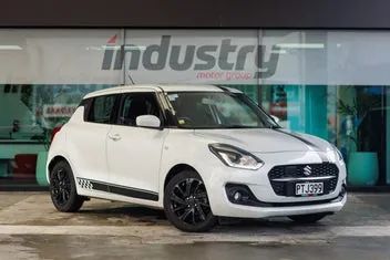Suzuki Swift 2023 photo 2