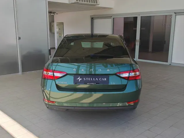 Skoda Superb 2021 photo 4
