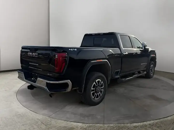 GMC Sierra 2500Hd 2026 photo 5
