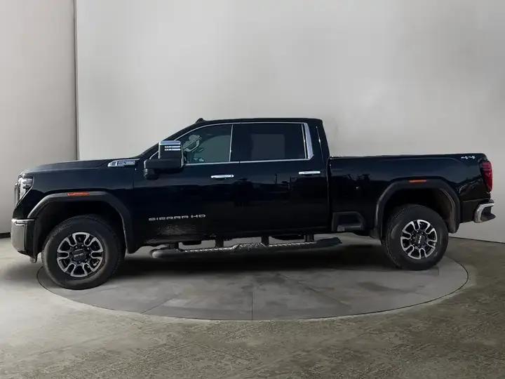 GMC Sierra 2500Hd 2026 photo 2