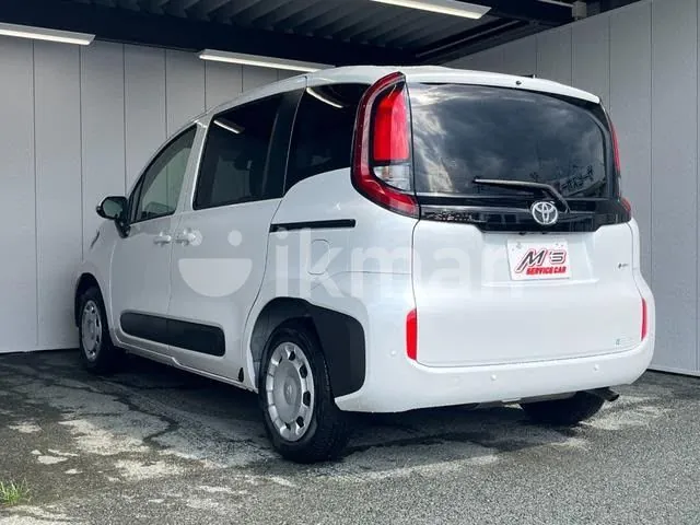 Toyota Sienta 2025 photo 2