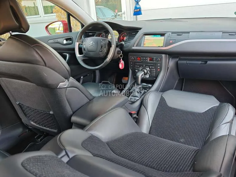 Citroen C5 2011 photo 2