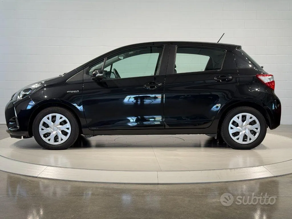 Toyota Yaris 2019 photo 2