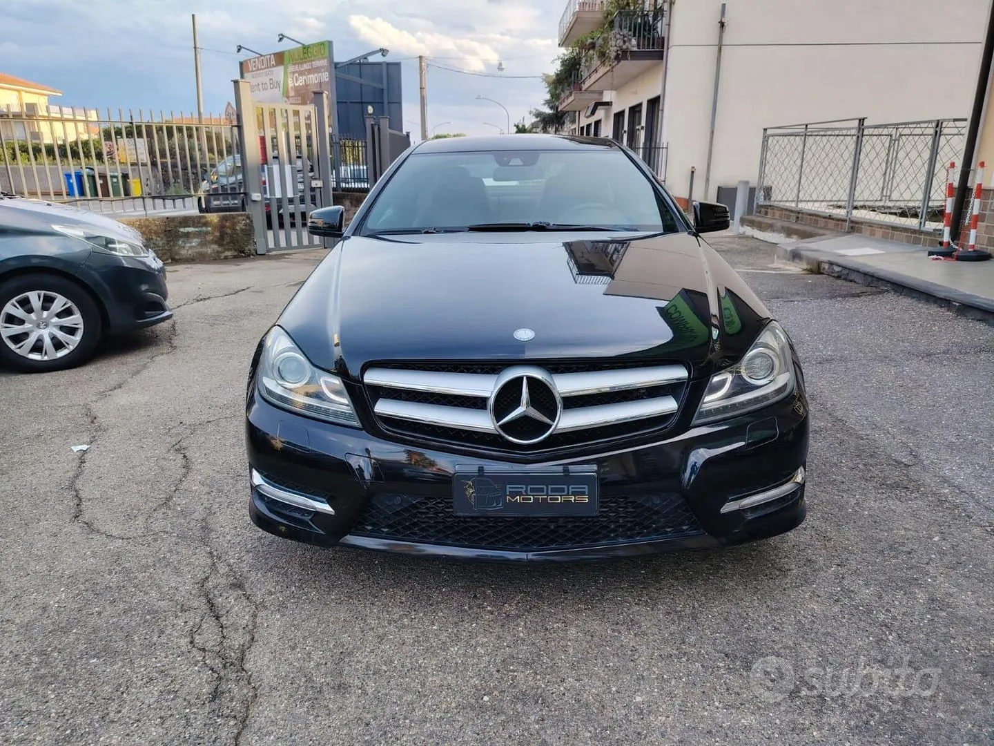 Mercedes-Benz C-Class 2011 photo 2