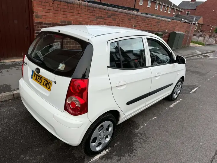 Kia Picanto 2010 photo 2