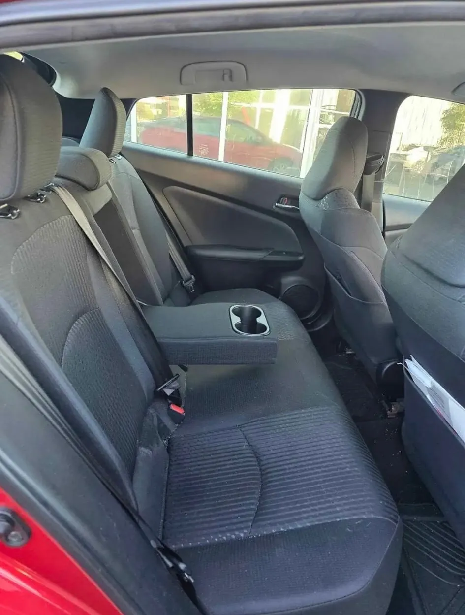 Toyota Prius 2016 photo 2