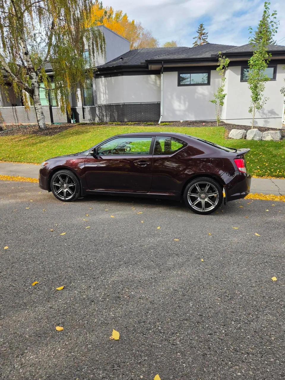 Scion Tc 2011 photo 2