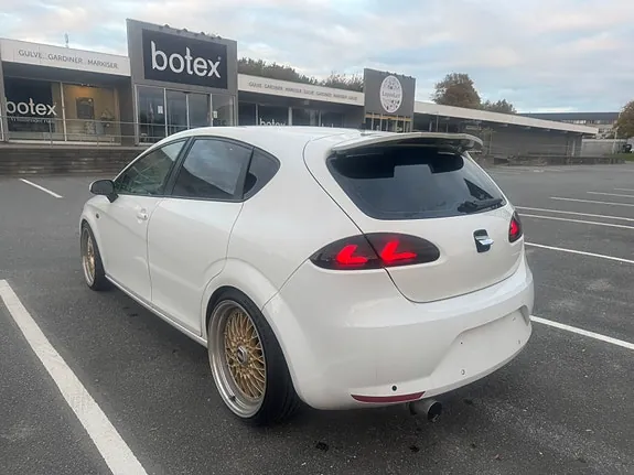 Seat Leon 2008 photo 4