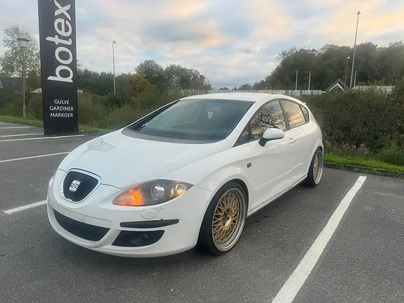 Seat Leon 2008 photo 2