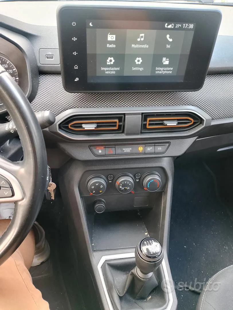 Dacia Sandero 2023 photo 2